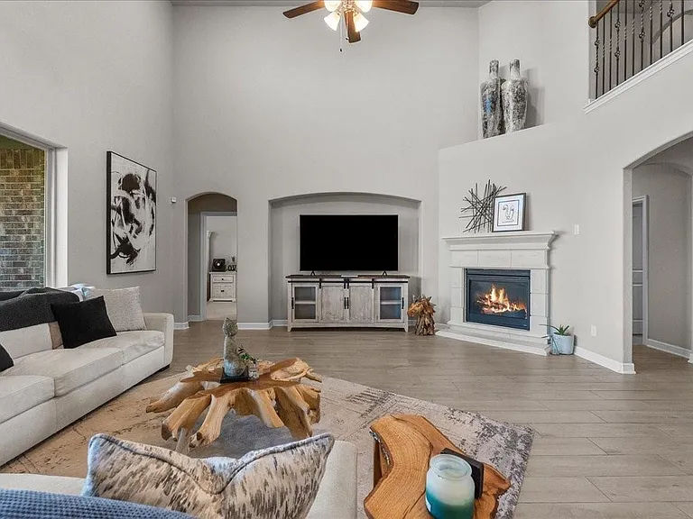 2417 Lake Mist Dr — Photo 10
