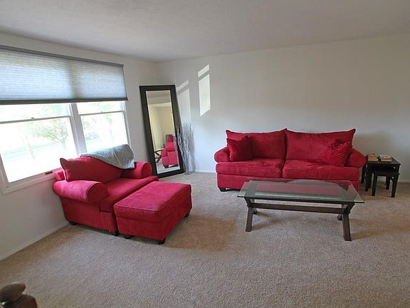 3rd image of 480 Penbrooke Dr