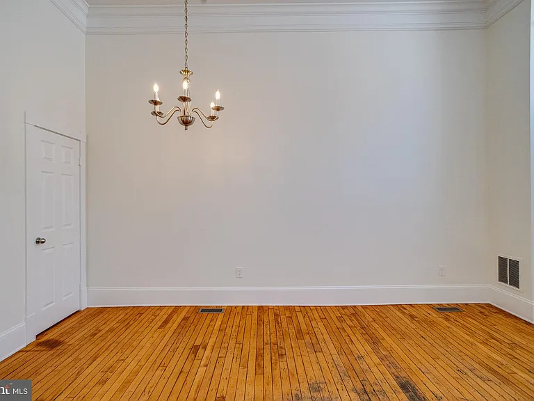 821 S Sharp St — Photo 6