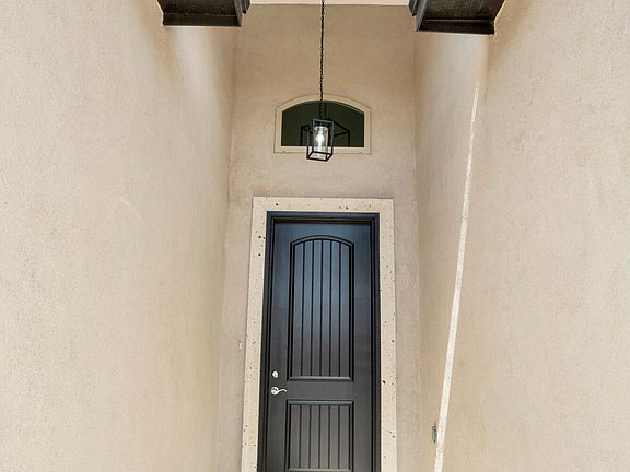 4th image of 13668 Lago Vista Ave