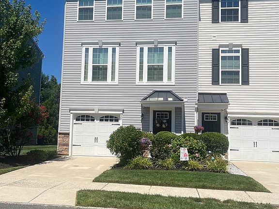 2nd image of 20 Peacock Cir