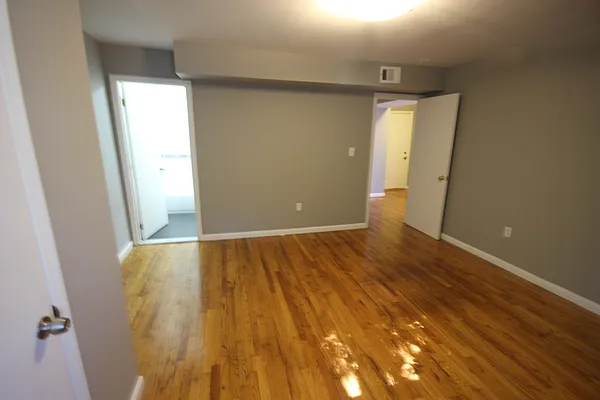 Rented by Nooklyn NYC LLC | media 38