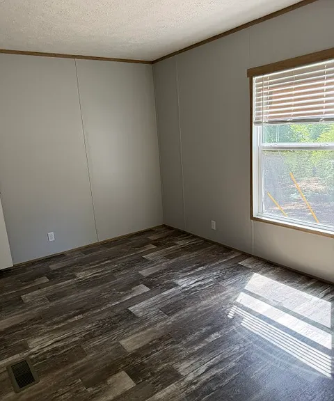 503 King Richard Dr — Photo 13