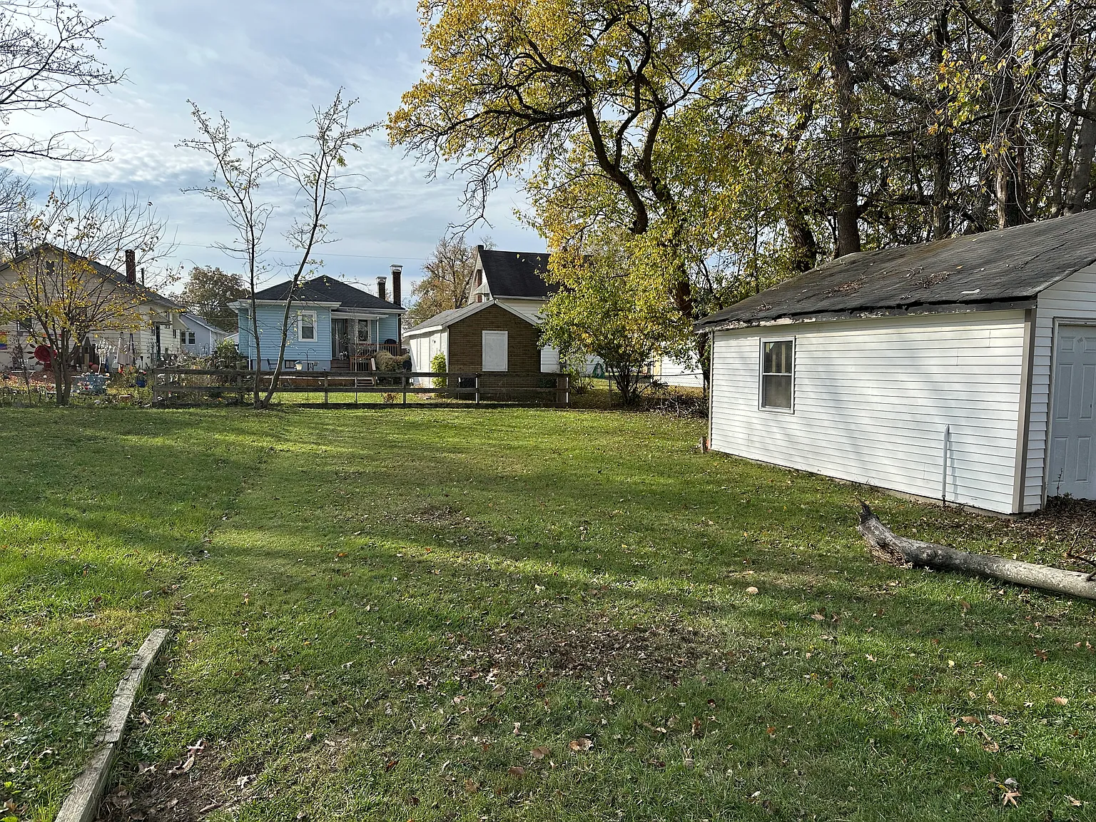 3 bed, 1342 sqft, $1,995 — Photo 3