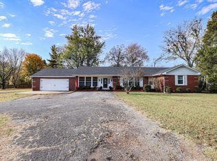 6421 Benton Rd, Paducah, KY 42003