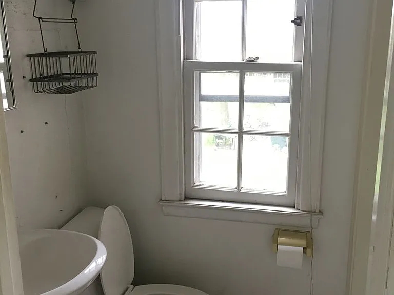 637 E Gorham St — Photo 12