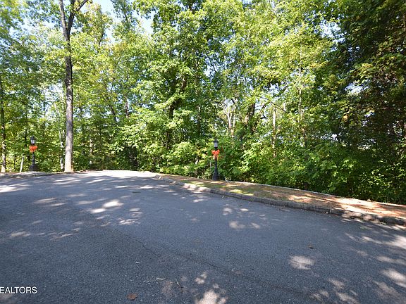 4th image of Hawks Nest Way