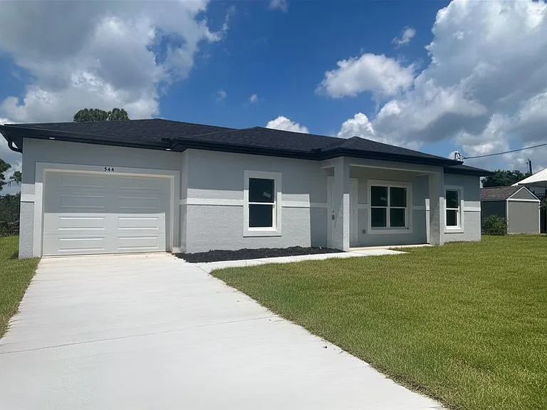 544 Highlands Lake Dr — Photo 2