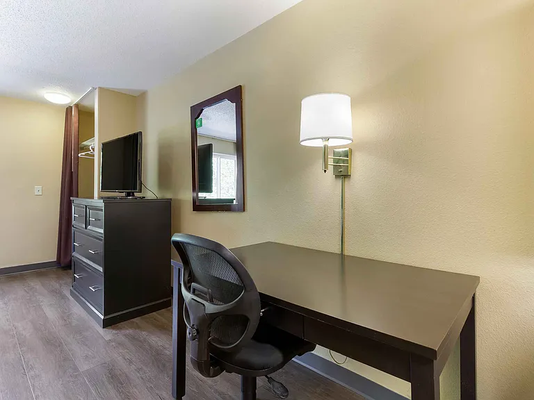 Studio Suite - 1 Queen Bed