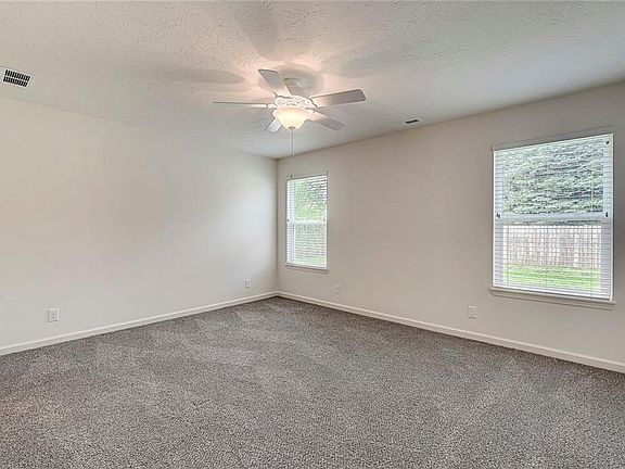 5th image of 2316 Lakeview Dr
