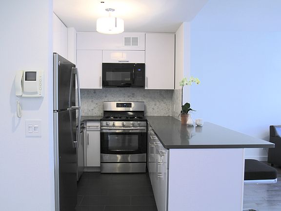 4th image of 400 East 14 Street #3C