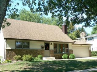 1186 Ridgeway Dr, Elgin, IL 60123