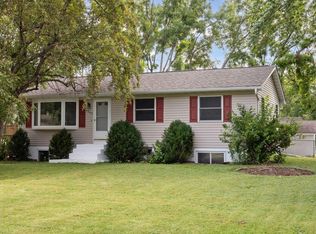 9880 Cottonwood Ln N, Maple Grove, MN 55369