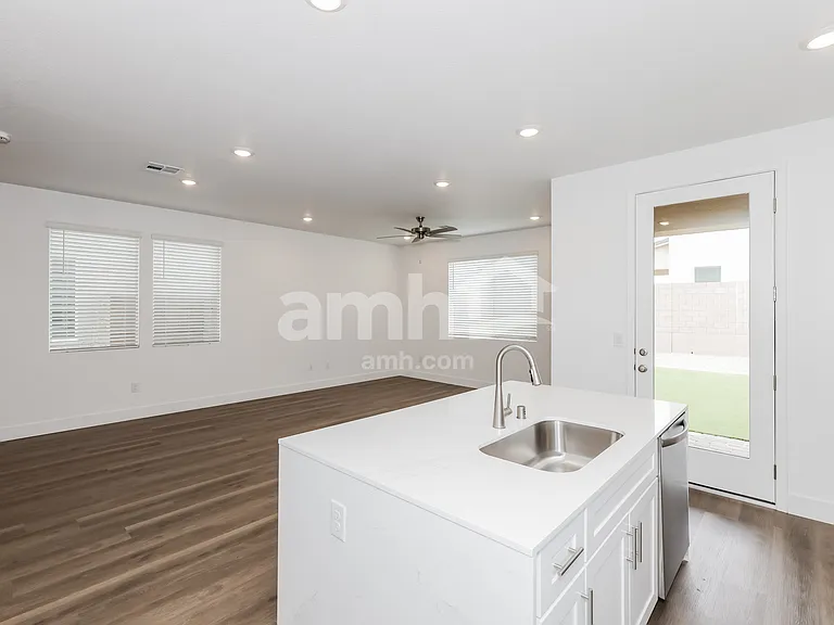 9526 Aldersyde Dr — Photo 5