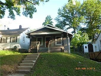 1st image of 2511 Everett Ave