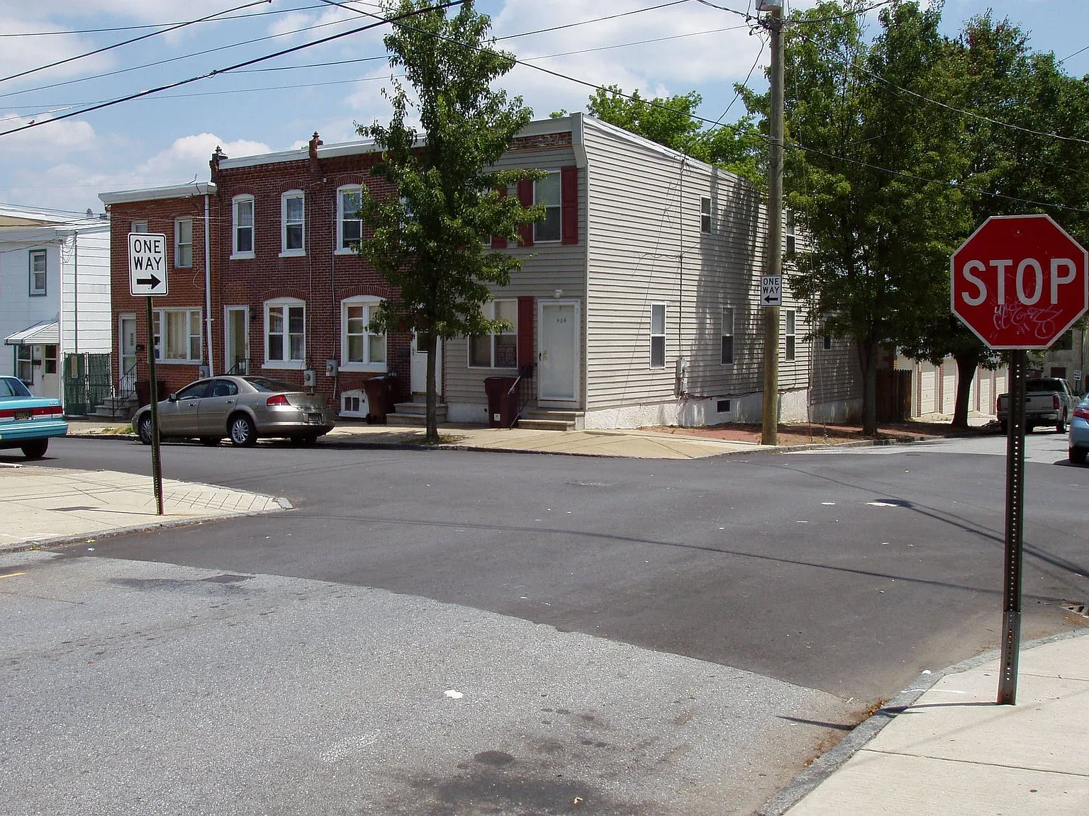 928 Brown St photo 1