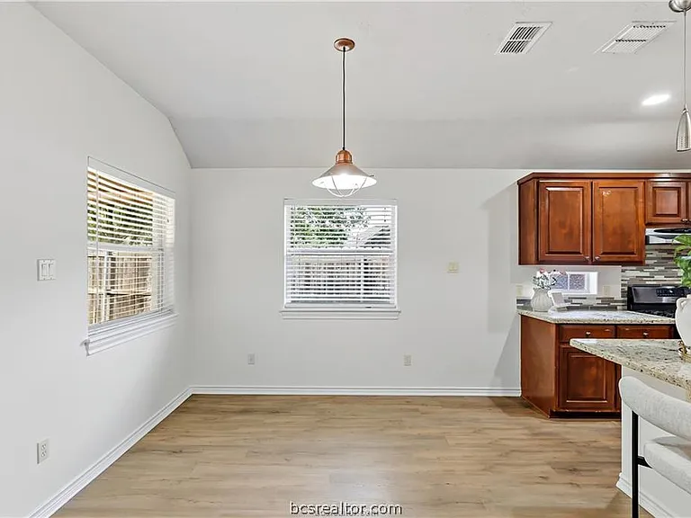 5310 Draycott Ct — Photo 14