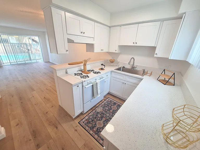 6845 Hazeltine Ave #2 — Photo 7