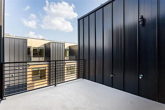 Cedars Court Townhomes — Photo 3