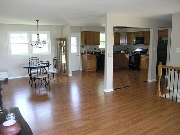 2nd image of 17400 65th Ave