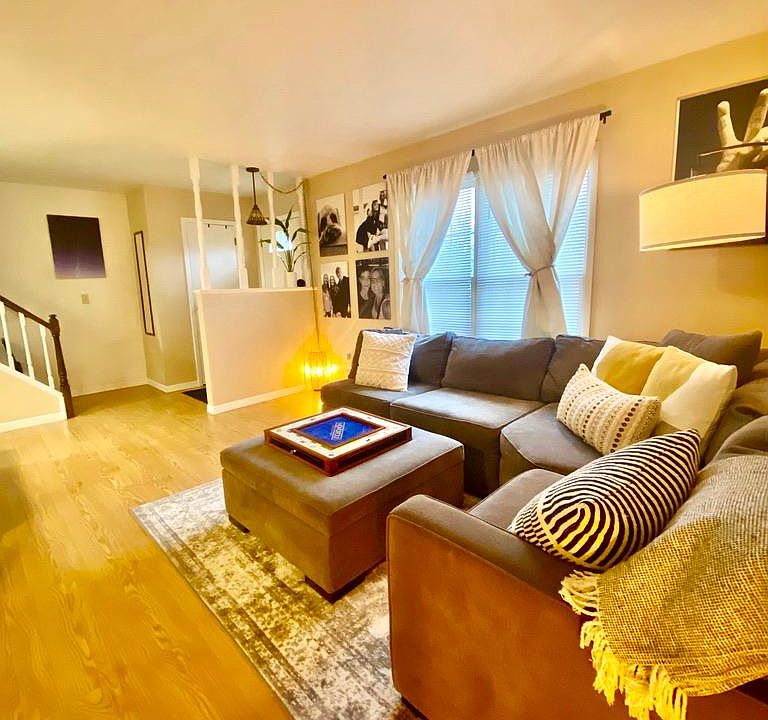 Living Room (current tenant's own furniture, not included with lease)