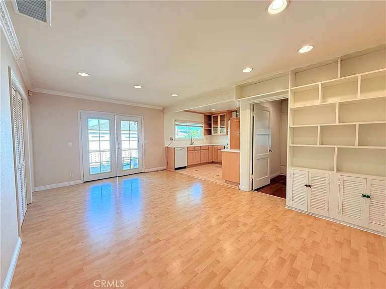 1036 S Hidalgo Ave — Photo 9