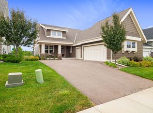 16294 Dutch Barn Dr, Lakeville, MN 55044