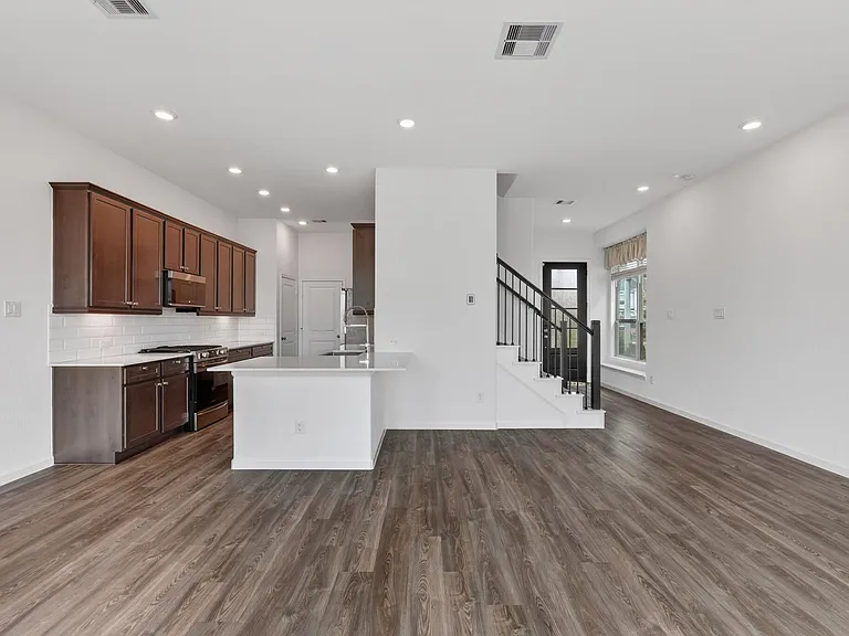 5634 Amber Brook Ln — Photo 11