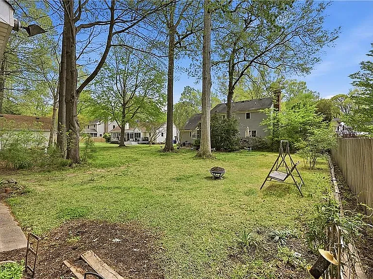 708 Marston Dr — Photo 21