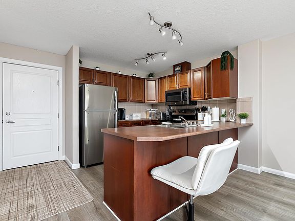 4th image of 530 Hooke Rd NW #301
