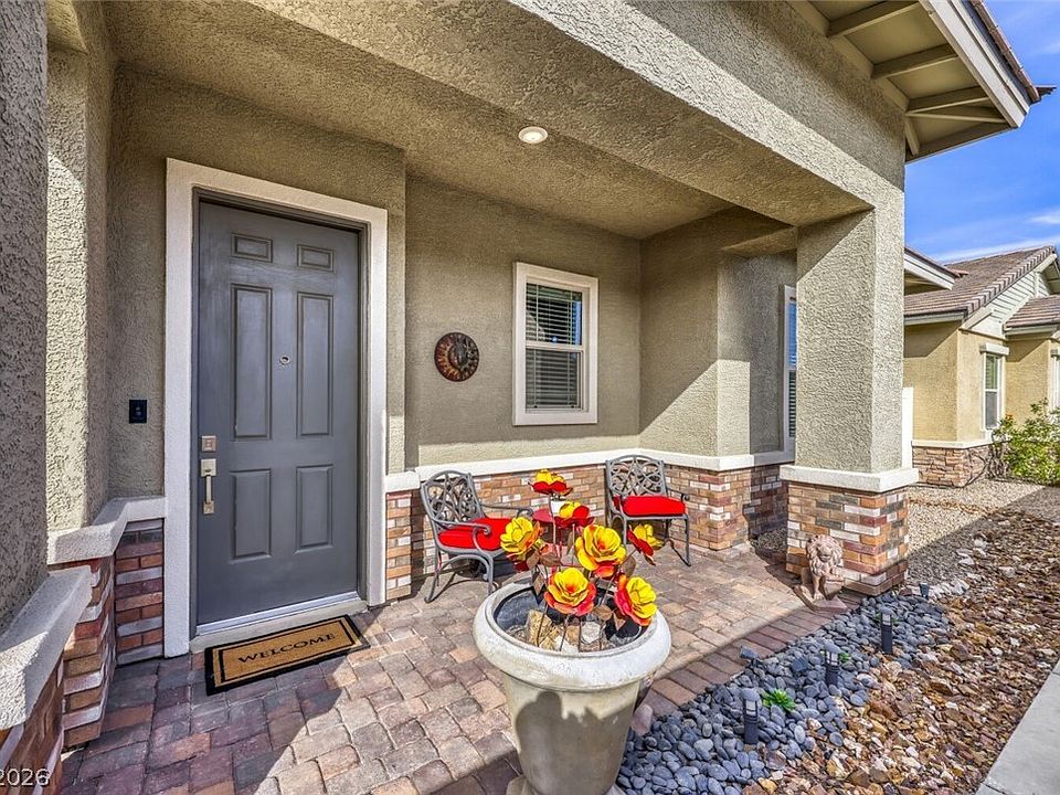 1st image of 213 Copland Canyon Ave