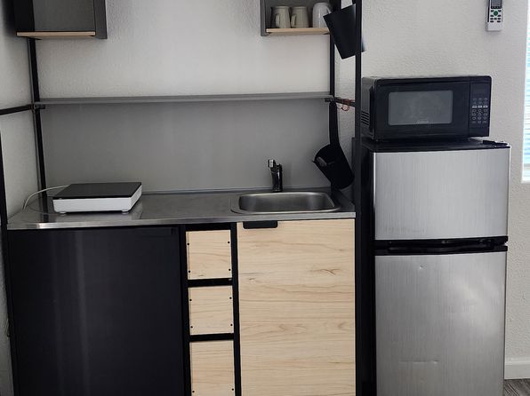 513 N Airport Way #B