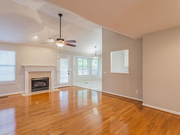 3rd image of 9415 Pasture Dr