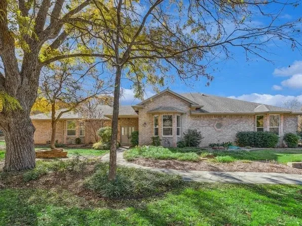 6116 Country Hills Ct, Fort Worth, TX 76140