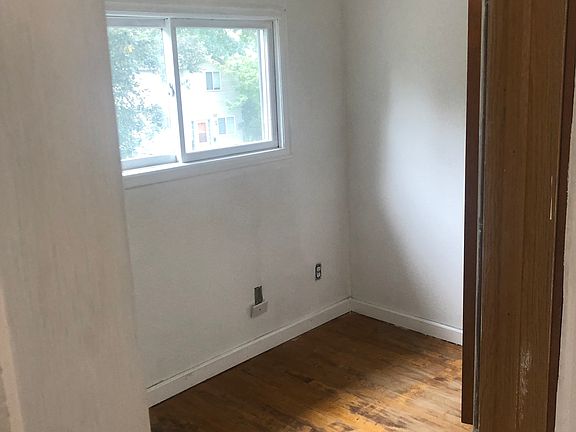 3rd image of 401 Charles Ave APT 2