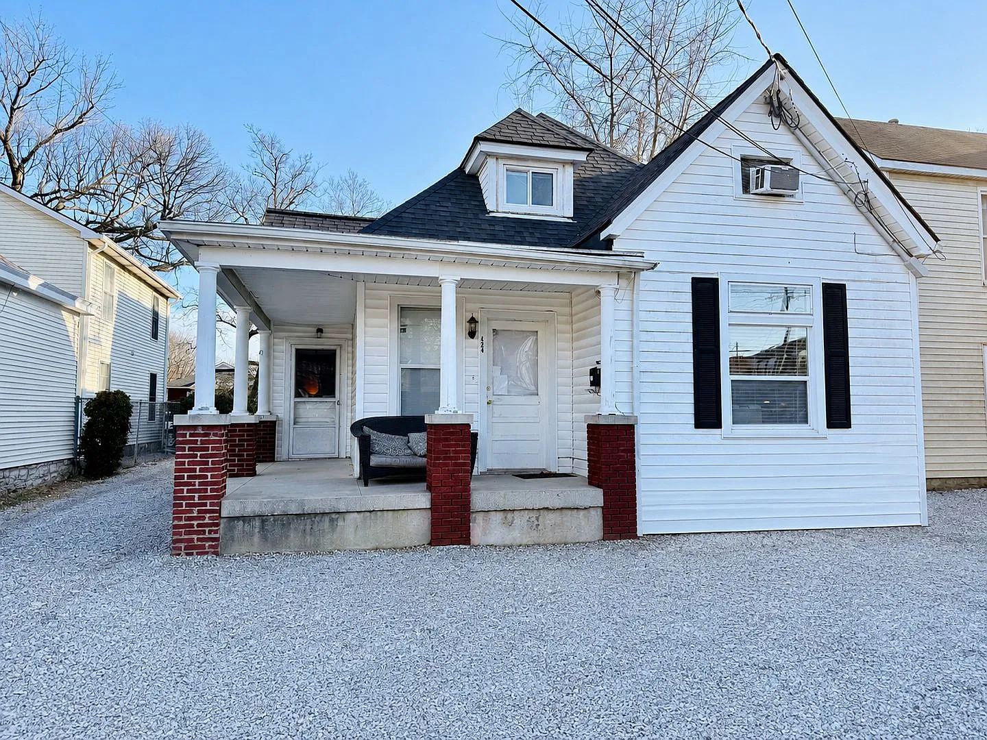 424 Woodland Ave Unit B | 5 Bed 2.5 Bath — Photo 2