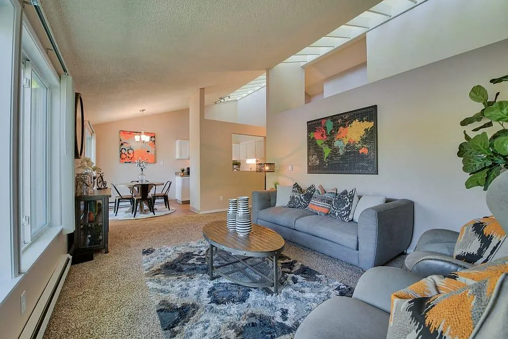 Lakeside Landing Apartments — Photo 1
