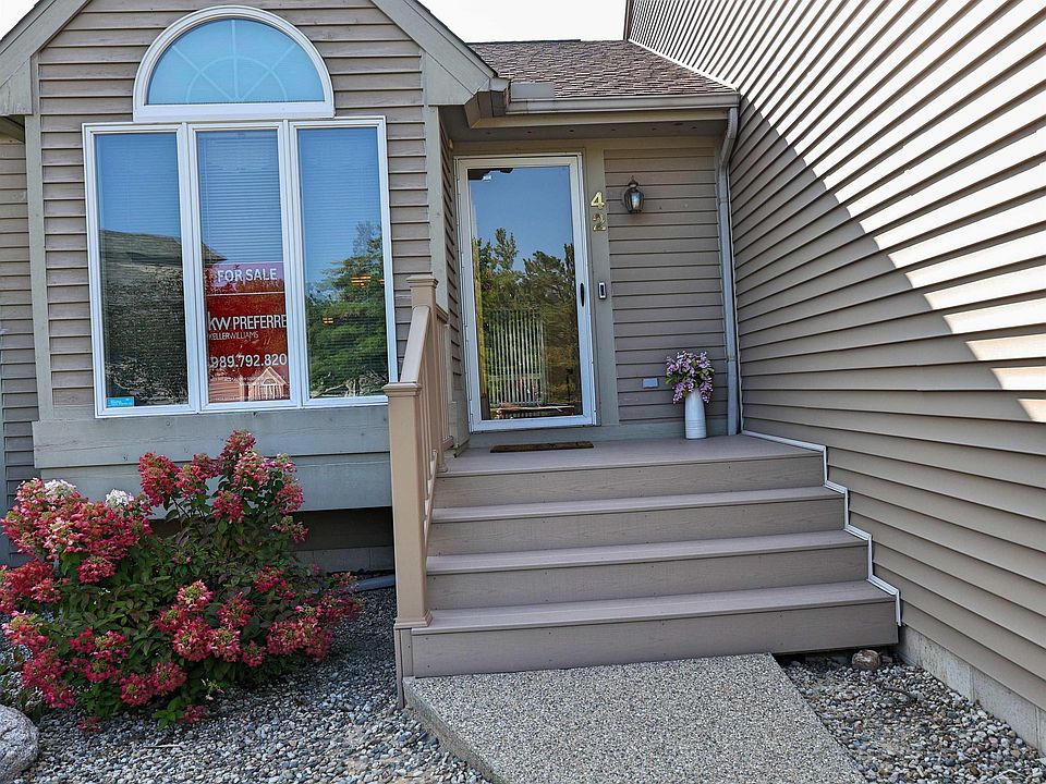 1st image of 42 Willow Pond Dr E
