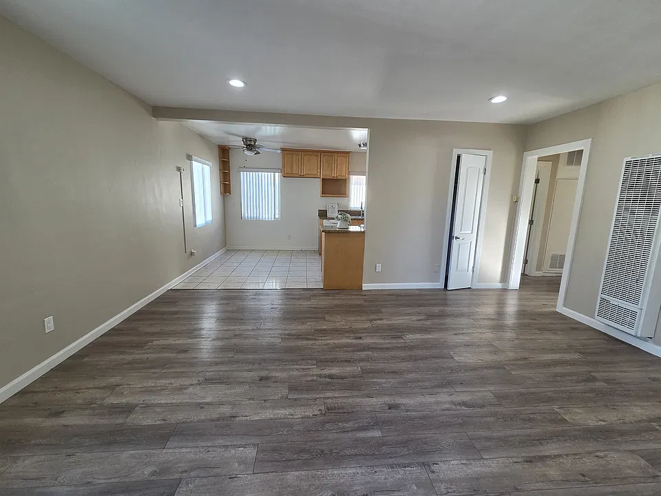 13953 Vanowen St #1
