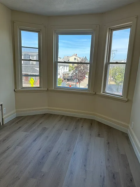2 bed, 1100 sqft, $2,500 — Photo 2
