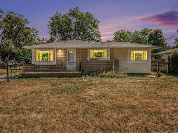 322 N Oak St, Osceola, IN 46561