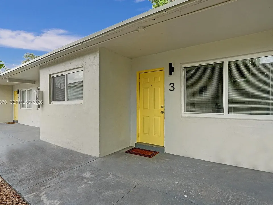 1210 NW 2nd St #3