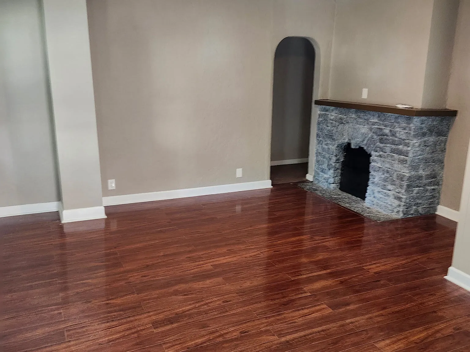3 bed, 972 sqft, $1,440 — Photo 2