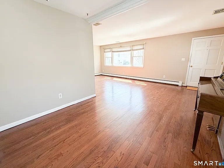 732 Tunxis Hill Rd — Photo 6