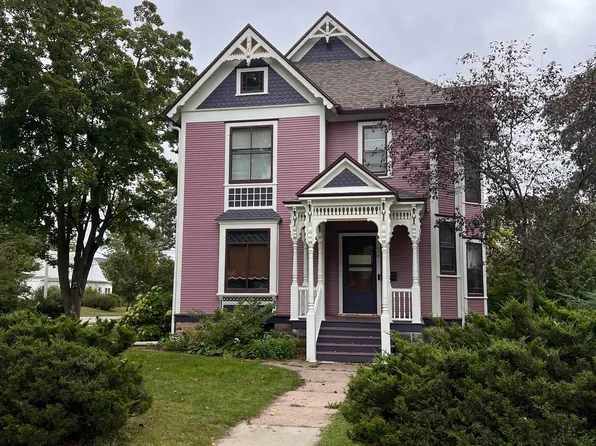 230 4th St, Baraboo, WI 53913