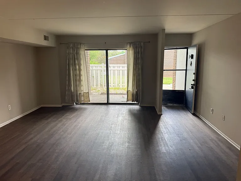 202 Stony Way — Photo 3