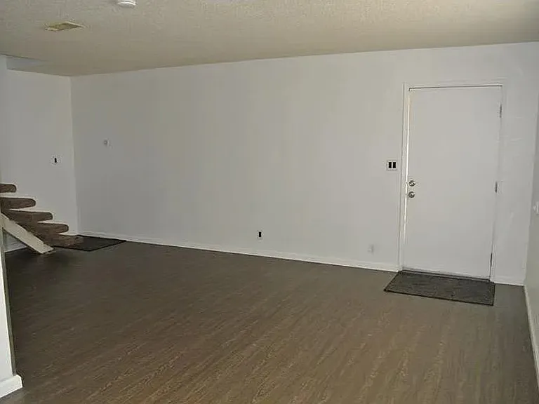 1608 Sycamore Dr #2 — Photo 5