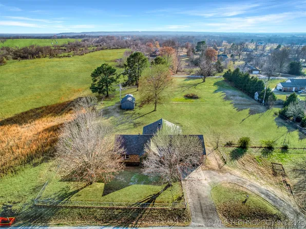 10754 E 530th Rd, Claremore, OK 74019