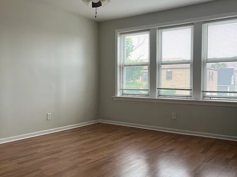2421-19 W 60th St #2 — Photo 9