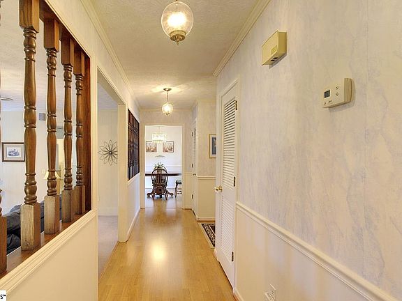 5th image of 13 Dacus Dr